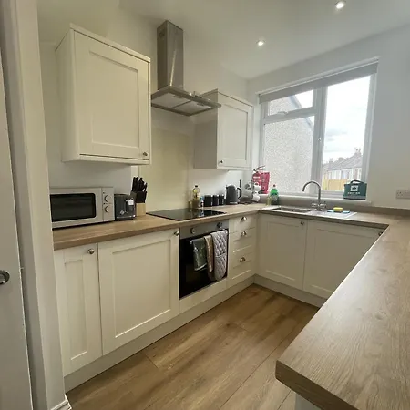 Refined Comfort In The Heart Of Bedminster Бристоль