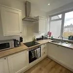 Refined Comfort In The Heart Of Bedminster *