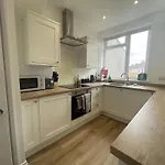 Refined Comfort In The Heart Of Bedminster Бристоль