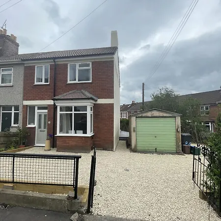 Refined Comfort In The Heart Of Bedminster