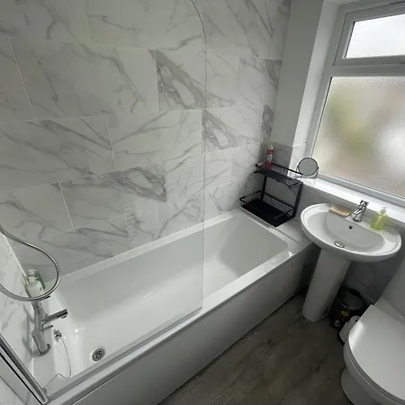 Дом отдыха Refined Comfort In The Heart Of Bedminster *