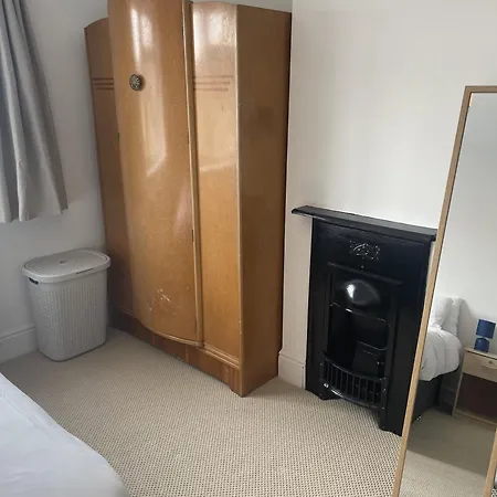 Refined Comfort In The Heart Of Bedminster *