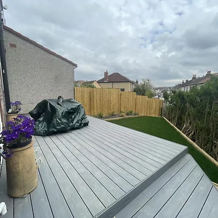 Casa de Férias Refined Comfort In The Heart Of Bedminster