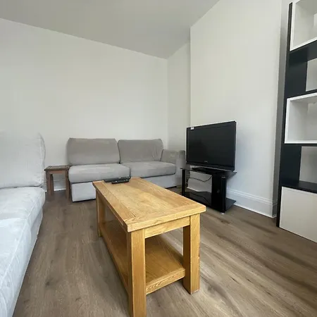 Refined Comfort In The Heart Of Bedminster Holiday home *