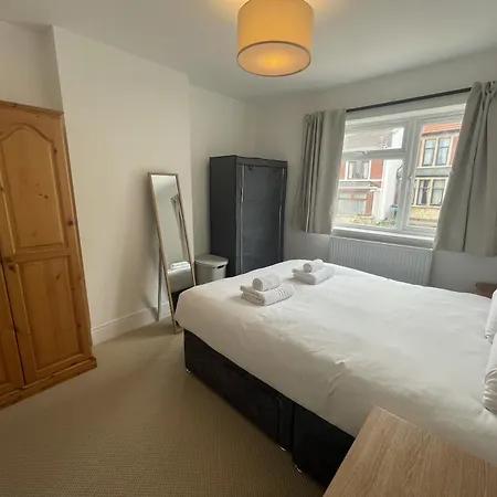 Casa de Férias Refined Comfort In The Heart Of Bedminster