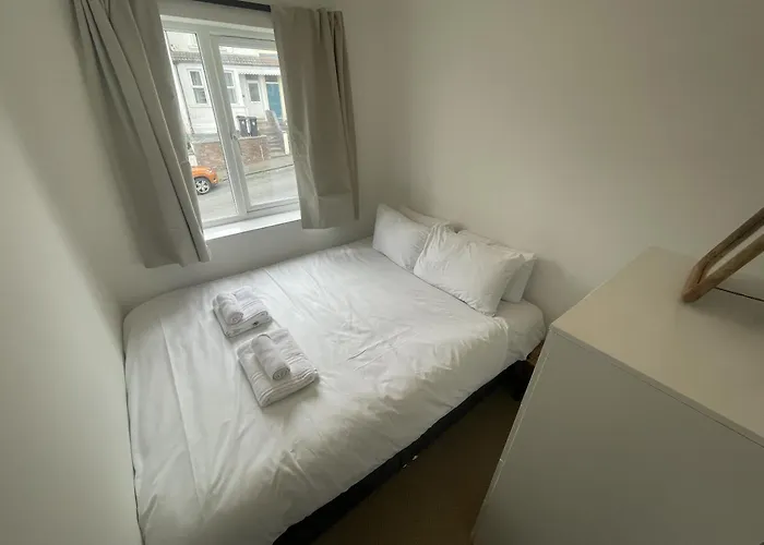 Refined Comfort In The Heart Of Bedminster