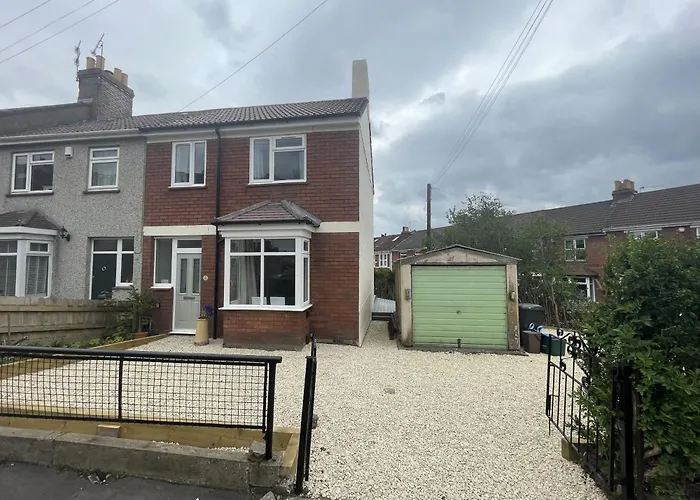 Refined Comfort In The Heart Of Bedminster