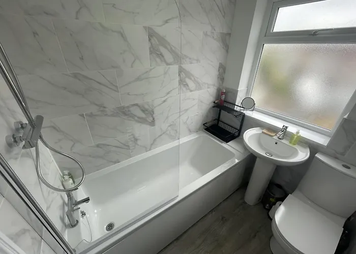 Дом отдыха Refined Comfort In The Heart Of Bedminster *