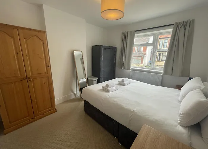 Дом отдыха Refined Comfort In The Heart Of Bedminster