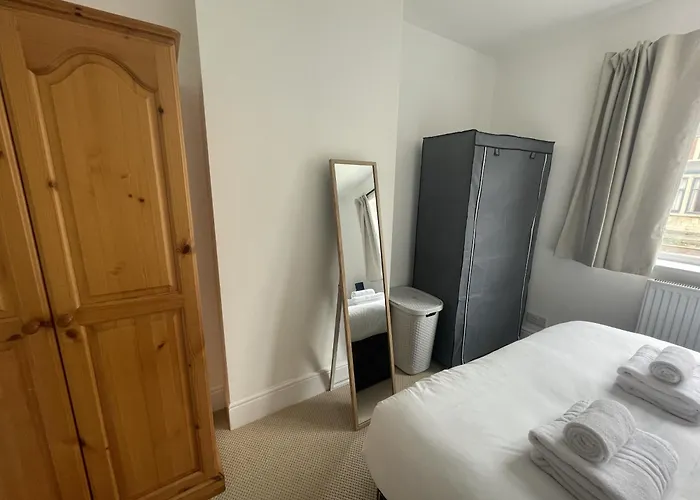 Refined Comfort In The Heart Of Bedminster Semesterbostad *