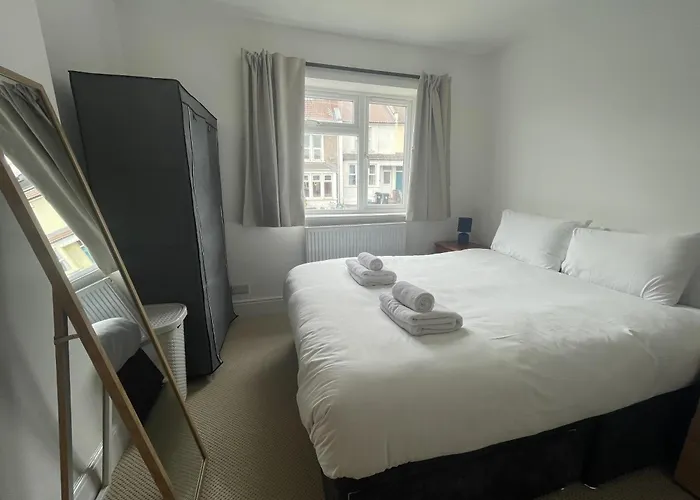 Refined Comfort In The Heart Of Bedminster