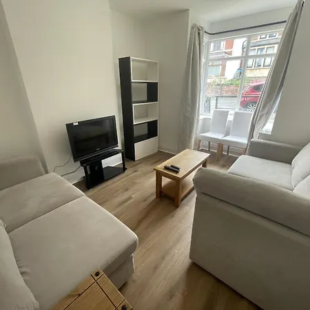 Vakantiehuis Refined Comfort In The Heart Of Bedminster *