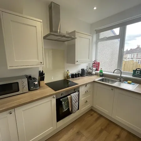 Refined Comfort In The Heart Of Bedminster *